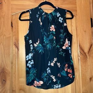Banana republic sleeveless black floral blouse small.